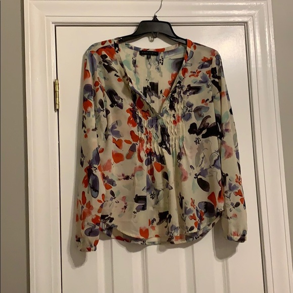 Floral top - Picture 1 of 2
